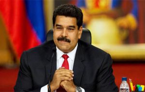 ”Acabamos de recibir 5.000 millones de dólares más de financiamiento para el desarrollo (...) estamos trabajando otros tramos más” dijo Maduro