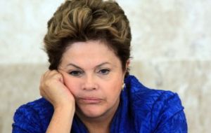 El informe implica un fuerte golpe para el gobierno de Dilma Rousseff, cuya popularidad está cerca de mínimos ante el aumento de la inseguridad laboral.