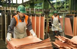 La producción de cobre, principal exportación de Chile, cayó en marzo un 2,3% a 474.507 toneladas