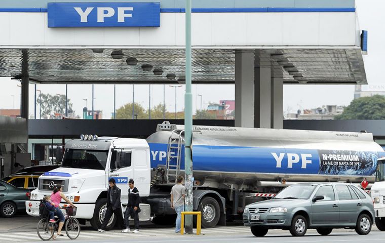 “YPF recuperó su rol como principal abastecedor de combustibles del país, con el 58% del mercado de naftas y el 60% del mercado del gasoil”