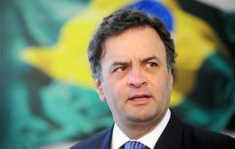 ”Es muy grave lo que la revista Epoca publicó: que el Ministerio Público abrió una investigación por supuesto tráfico de influencias contra Lula”, dijo Neves