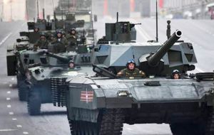 Los tanques Armata T-14 y un dispositivo de defensa aérea harán su aparición en el desfile, que permite demostrar a Rusia su potencia militar restaurada