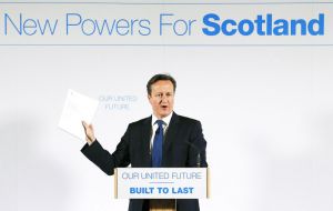 Cameron prometió ceder competencias a Escocia a cambio del 'no' a la independencia cuando el referendo del año pasado
