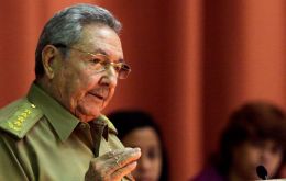 El presidente Raúl Castro dijo que para llegar a la fase de normalización “tiene que eliminarse el bloqueo completo y la base de Guantánamo debe ser devuelta”.