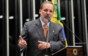 Según el ministro Monteiro, “el Mercosur es un casamiento indisoluble, pero eso no significa que no se pueda discutir la relación”.