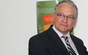 “Lamento la autorización del gobierno para no dejarlo entrar a Nicaragua”, expresó el embajador francés en Managua, Antoine Joly, durante el foro.