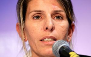 La querella, encabezada por la ex-mujer de Nisman, la jueza Arroyo Salgado, asegura que el fiscal fue asesinado y sus peritos no firmaron el informe oficial.