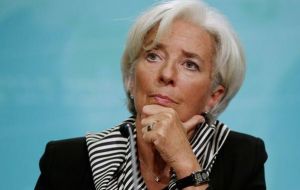 La directora general del FMI Lagarde expresó su apoyo al plan declarando que el recorte es la “receta correcta”