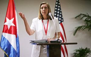 Según Josefina Vidal de la diplomacia cubana “próximamente” y en paralelo a las relaciones, habrá “intercambios en materia de salud”