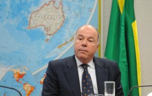 “Es indispensable mantener el canal abierto aun conociendo las dificultades”, sostuvo Vieira en una audiencia pública celebrada en el Senado brasileño.