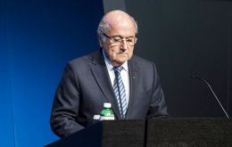 “Organizaré un Congreso extraordinario para mi reemplazo como presidente. Yo no me postularé”, dijo Blatter