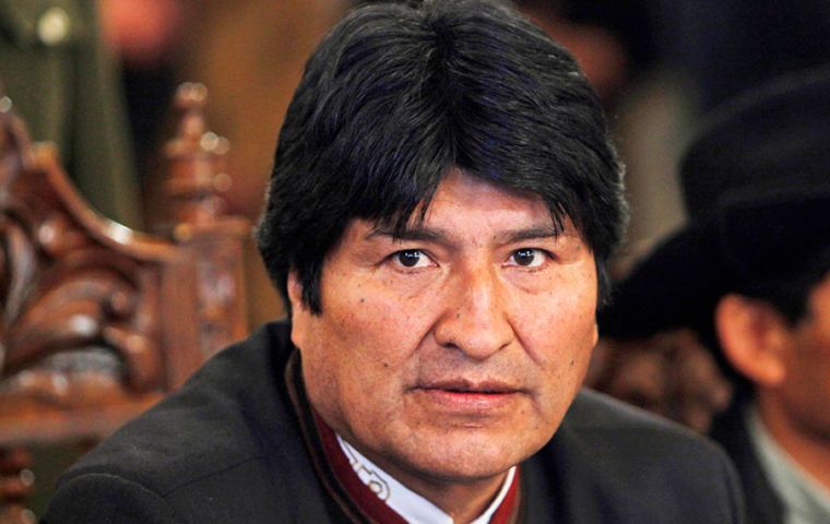 “Que se acabe la confrontación, serán cinco años de trabajo pensando en la querida Bolivia”, destacó Morales, quien en enero comenzó su tercer mandato