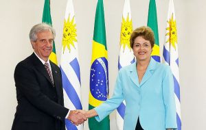 El mes pasado en Brasilia, Dilma Rousseff y Tabaré Vázquez acordaron que era necesario flexibilizar el Mercosur, particularmente la decisión 32/2000