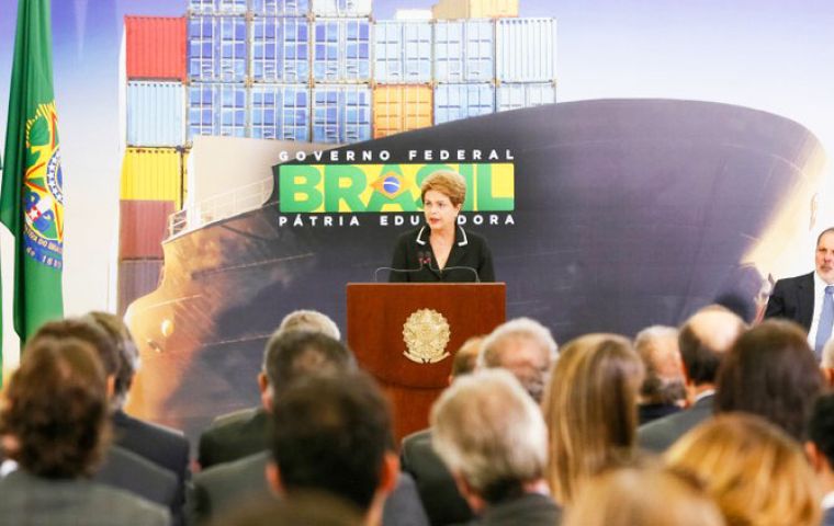 La conclusión del ciclo de ”superprecios” de materias primas, obligó a revisara las estrategias del comercio exterior de Brasil, admitió Rousseff