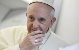 ”Pido al Señor abundantes gracias que le ayuden a progresar cada día más en solidaridad y pacífica convivencia”, señala el mensaje papal.