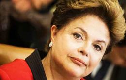 Con un único dígito de aprobación, abandonada por el (PT) que la detesta y por Lula que pasó a rechazarla, Dilma pediría “la cuenta”.