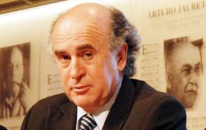 La nueva doctrina y organigrama “saldan una deuda de la democracia argentina de más de 30 años”, afirmó el secretario de la AFI, Oscar Parrilli