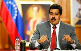 El decreto 1859 fija “los elementos constitucionales, legales y doctrinarios” para crear “zonas de defensa integral” en todos los espacios marítimos, dijo Maduro