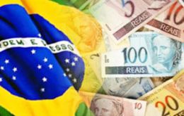 En Brasil el recorte en las estimaciones se debe al ajuste fiscal aplicado por el Gobierno de Dilma Rousseff para estabilizar sus cuentas públicas