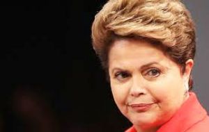 Rousseff tan solo ha cumplido seis meses de su segundo mandato de cuatro años y el 68% de los brasileños reprueba al Gobierno y un 21% lo considera regular.