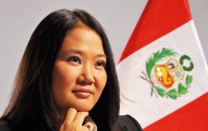 Keiko considerada amiga del libre mercado e inversión privada, disputó la presidencia en 2011 contra el presidente Humala, que la derrotó en un balotaje.