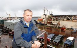 Las pesqueras solicitaron la liberación de las naves que habían sido convocadas a puerto por el Director de Pesquerías de las Falklands, John Barton, en junio 