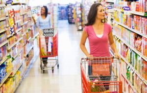En un escenario económico negativo, “el consumidor retrae su ímpetu para las compras y disminuye aún más las posibilidades de mejoría del actual escenario”.