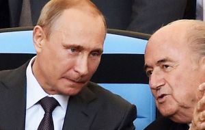 “Blatter merece ganar el premio Nobel. Los grandes dirigentes deportivos, como el presidente de la FIFA merecen el mayor de los reconocimientos” dijo Putin