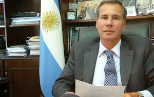 En 2006, Nisman acusó a Irán de ser autor intelectual del atentado y a la agrupación Hizbulá de ejecutarlo.