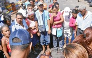 La semana pasada en medio de la confusión y de la represión de la Guardia Bolivariana un padre de 21 años, recibió un disparo en el pecho y murió.