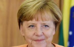 “Tenemos interés en cooperar y dar todo el apoyo en el área de infraestructura” declaró Merkel junto a Rousseff, en un breve pronunciamiento