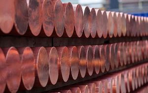 El cobre se pagaba el lunes por la tarde a 4.855 dólares la tonelada, su precio más bajo desde julio de 2009; el aluminio cayó a su nivel más bajo en seis años.