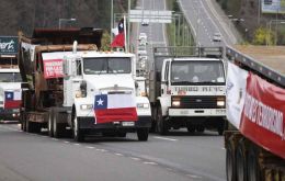 El gremio de los camioneros espera poder llegar este jueves a Santiago e instalarse frente al Palacio de La Moneda.