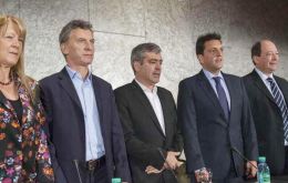Tres de los cinco aspirantes presidenciales opositores, en octubre, comparecieron juntos en Buenos Aires para reclamar cambios en el sistema electoral.