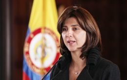 “El consejo permanente toma la decisión de una reunión (de cancilleres) solicitada por Colombia para tocar este tema. El lunes sabremos” dijo Holguín