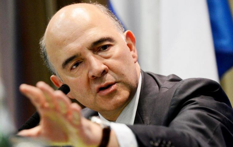 “En la perspectiva global, todo el mundo piensa en el efecto (de los problemas chinos) en los mercados, especialmente en países emergentes”, señaló Moscovici. 