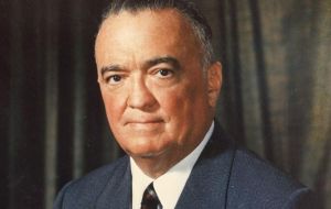 El director del FBI en aquellos años, Edgar J. Hoover, instruyó que la agencia sea avisada de inmediato si el escritor “entra a EE.UU. por cualquier razón”