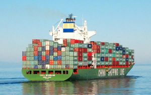 “Las exportaciones hacia EE.UU. y Asean siguen creciendo, pero las ventas a la Unión Europea y Japón retroceden”, precisó la Aduana china.