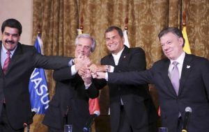 La reunión en Quito contó con los esfuerzos facilitadores de los presidentes Vázquez y Correa de Uruguay y Ecuador