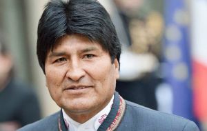 “Somos un país de paz, de diálogo y por eso quiero (..) convocar al gobierno de Chile a acompañar este proceso mediante el diálogo”, dijo Morales.