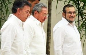 Durante el acto en La Habana en el que se anunció el compromiso, Santos agradeció dicho apoyo, lo mismo que el de los garantes Cuba y Noruega.