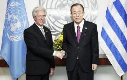 Vázquez es recibido por Ban Ki-moon, quien agradeció el compromiso de Uruguay con la paz y la seguridad en distintas partes del mundo