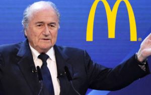 McDonald’s señaló que “acontecimientos de recientes semanas han continuado perjudicando la reputación de FIFA y la confianza pública en su liderazgo”.