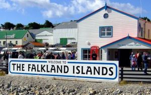 El ministro indicó que el “acoso al que están continuamente sujetos” los Falkland Islanders es “vergonzoso, contraproducente, erróneo y debe acabar”.
