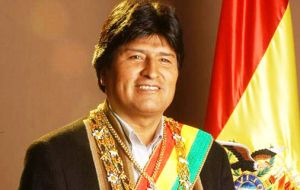 El Parlamento controlado por Morales aprobó una ley que plantea reformar la Constitución para permitir un mandato y dos reelecciones consecutivas