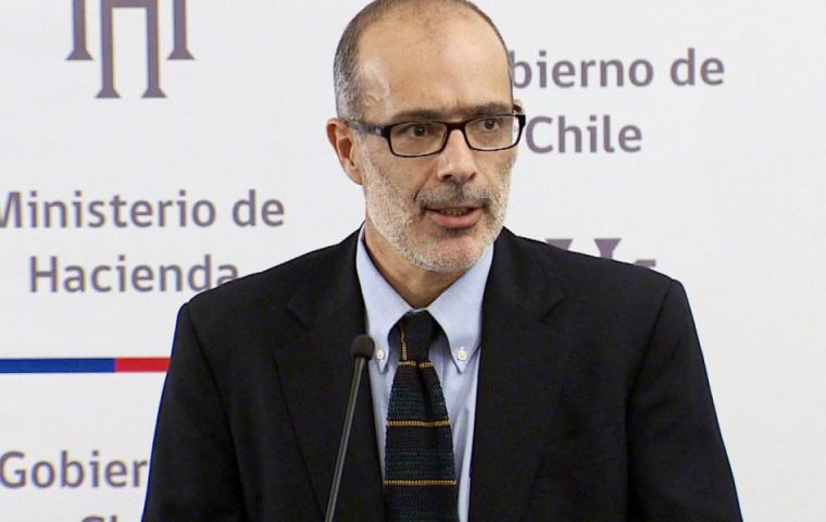 En la presentación del Presupuesto 2015 el ministro de Hacienda Rodrigo Valdés había pronosticado un crecimiento del 3,6% y del 2.75% para 2016