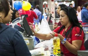 Al momento se requieren 10,6 salarios mínimos para poder adquirir la canasta básica familiar para una familia venezolana de cinco miembros.