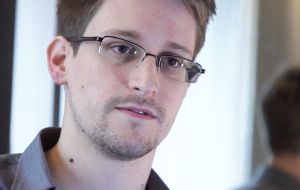 Las revelaciones realizadas en 2013 por el ex-agente de la CIA Edward Snowden en relación a actividades de la Agencia Nacional de Seguridad, fueron parte del argumento.