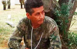 El ministro Villegas, dijo que Jairo Alirio Puerta Peña, Alias “Ómar” o “Cuñado” participó en las masacres de Bojayá , donde murieron 79 civiles