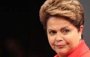 Cunha resolvió aplazar para la semana próxima la decisión de acoger o archivar el principal pedido de destitución contra Rousseff.